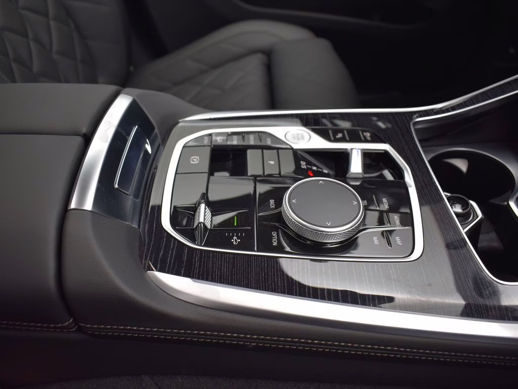 2026 Alpine White BMW X7 xDrive40i AWD SUV
