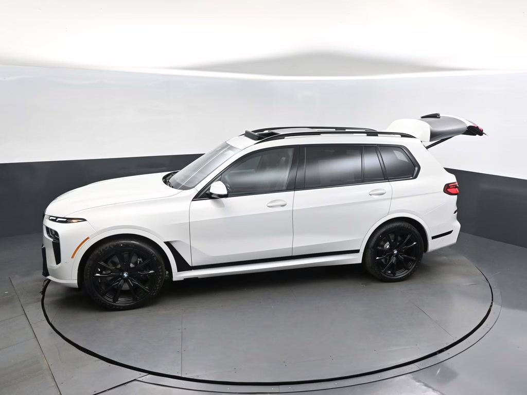 2026 Alpine White BMW X7 xDrive40i AWD SUV