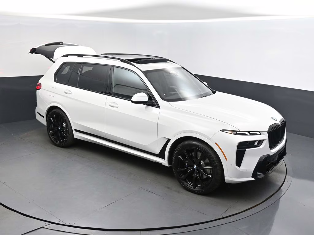 2026 Alpine White BMW X7 xDrive40i AWD SUV
