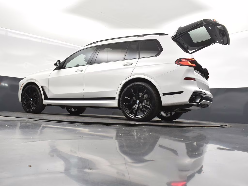 2026 Alpine White BMW X7 xDrive40i AWD SUV