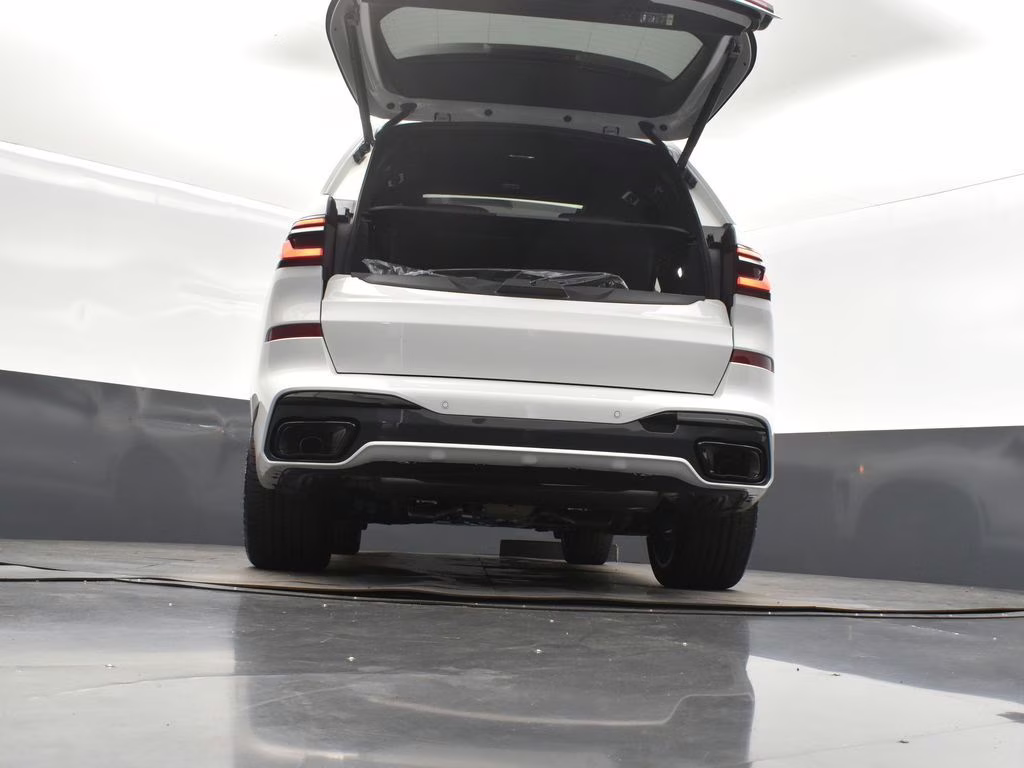 2026 Alpine White BMW X7 xDrive40i AWD SUV