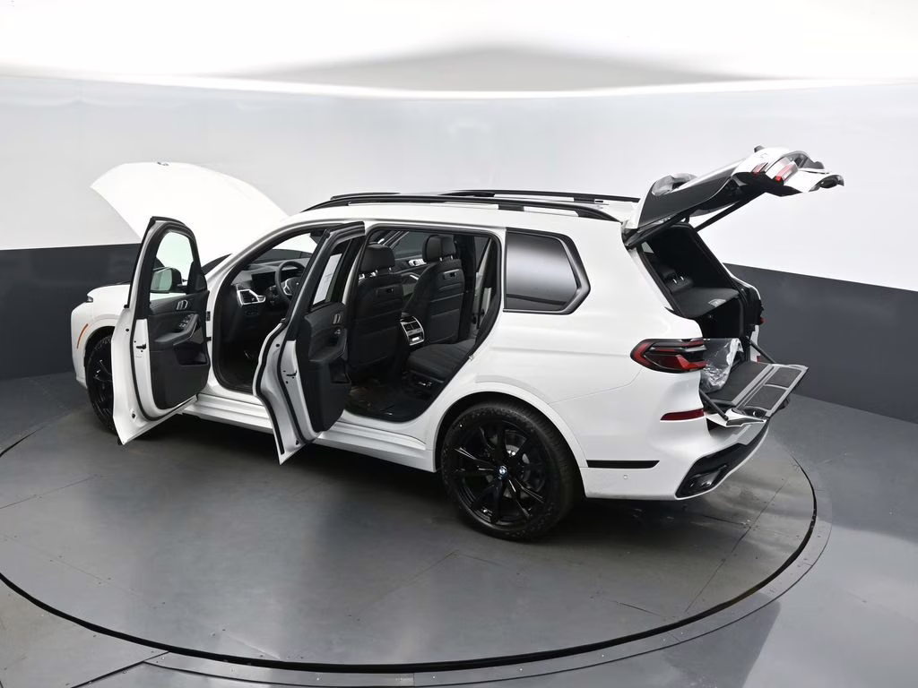 2026 Alpine White BMW X7 xDrive40i AWD SUV