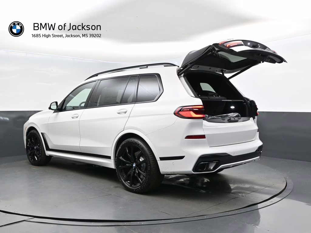 2026 Alpine White BMW X7 xDrive40i AWD SUV