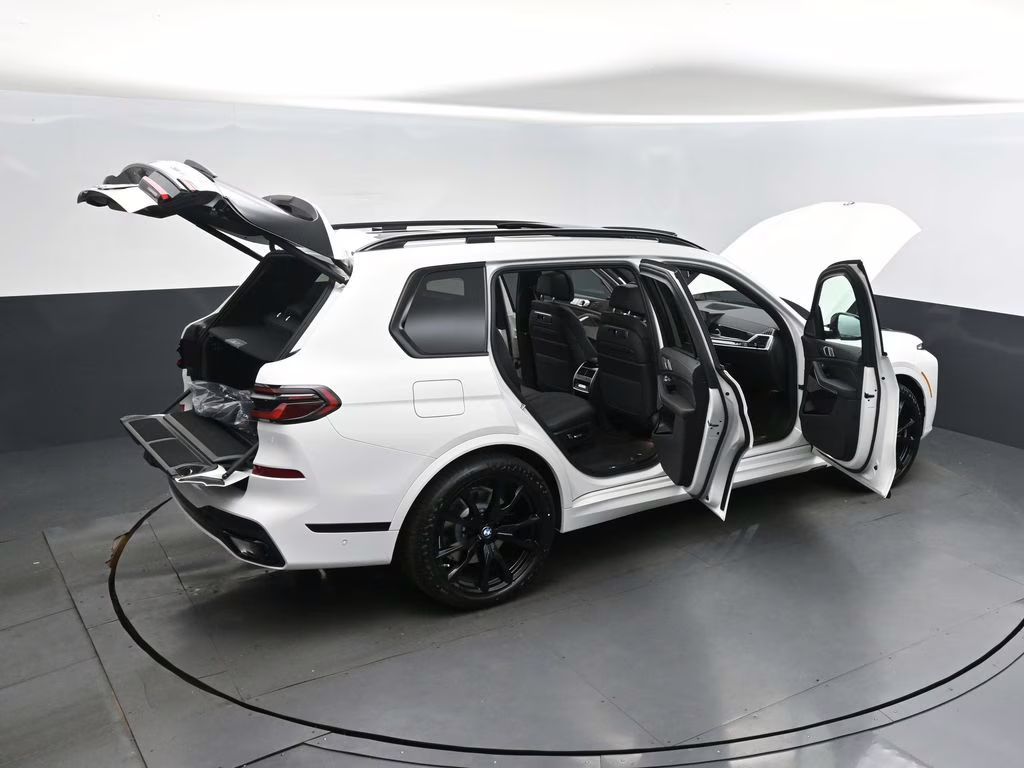 2026 Alpine White BMW X7 xDrive40i AWD SUV