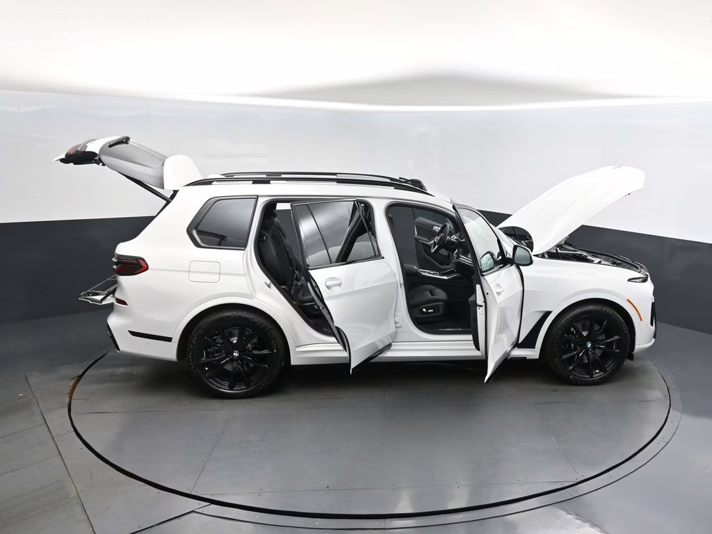 2026 Alpine White BMW X7 xDrive40i AWD SUV