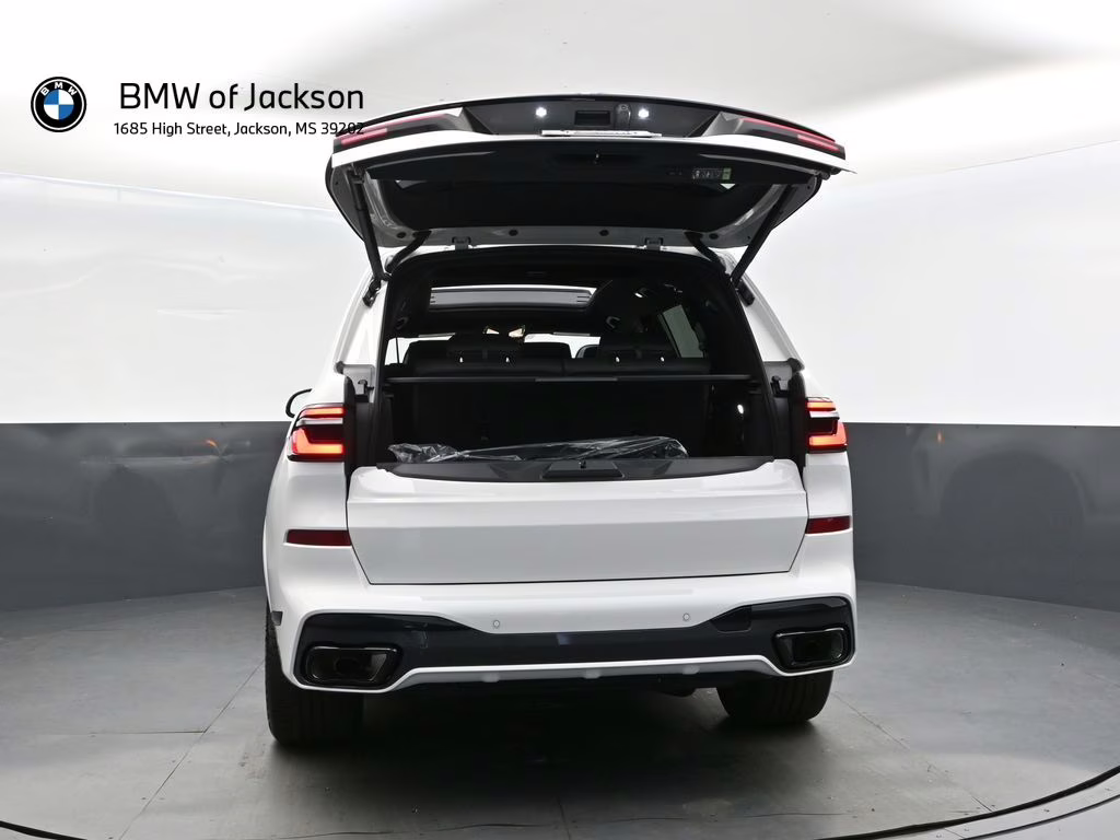 2026 Alpine White BMW X7 xDrive40i AWD SUV