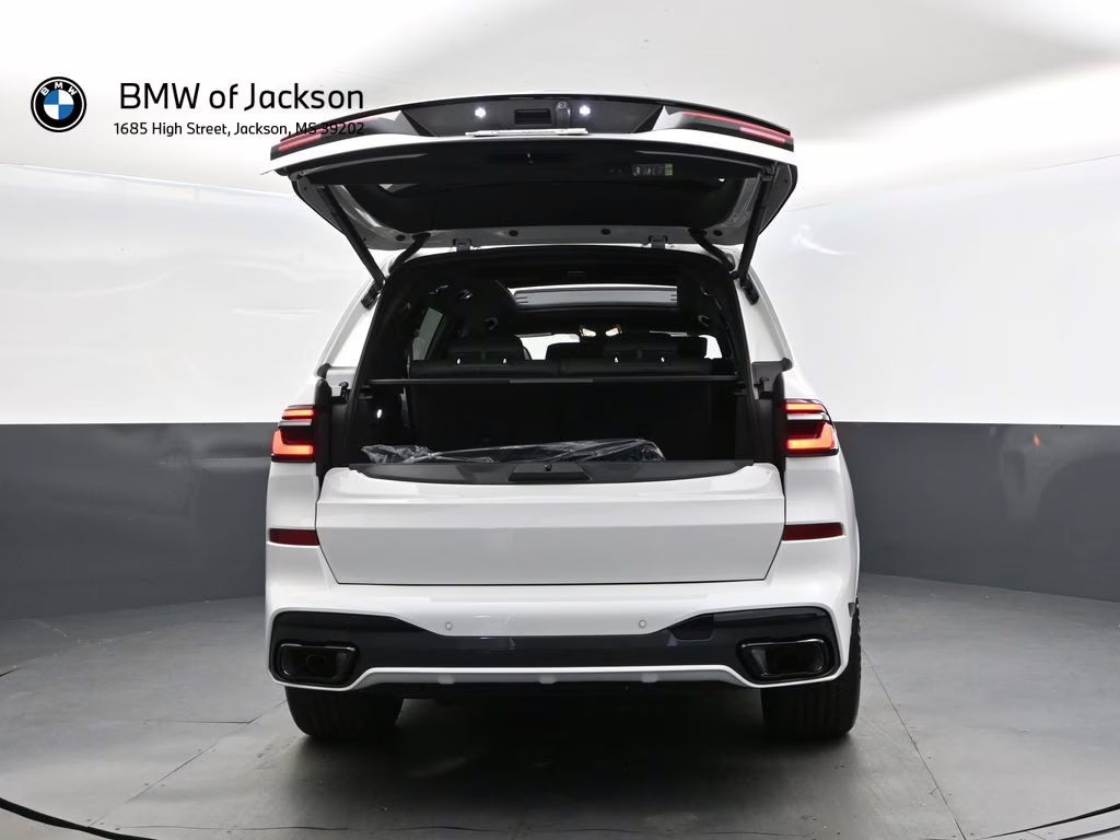 2026 Alpine White BMW X7 xDrive40i AWD SUV