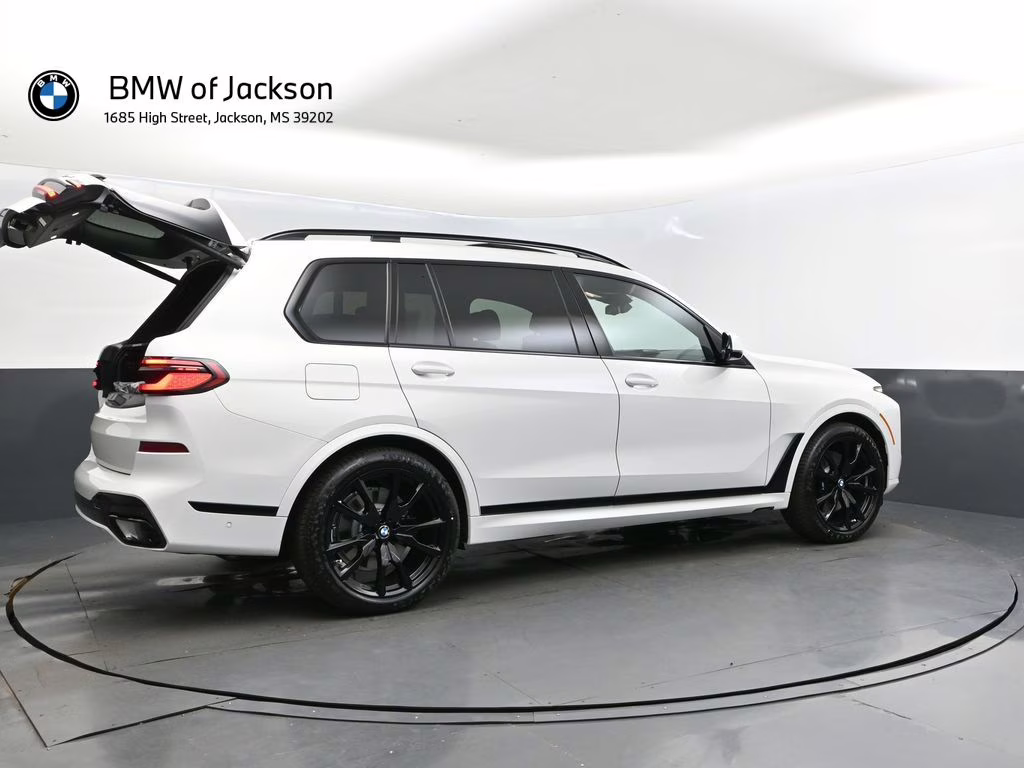 2026 Alpine White BMW X7 xDrive40i AWD SUV