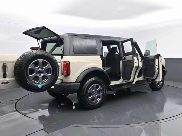 2025 Desert Sand Ford Bronco Big Bend 4X4 SUV