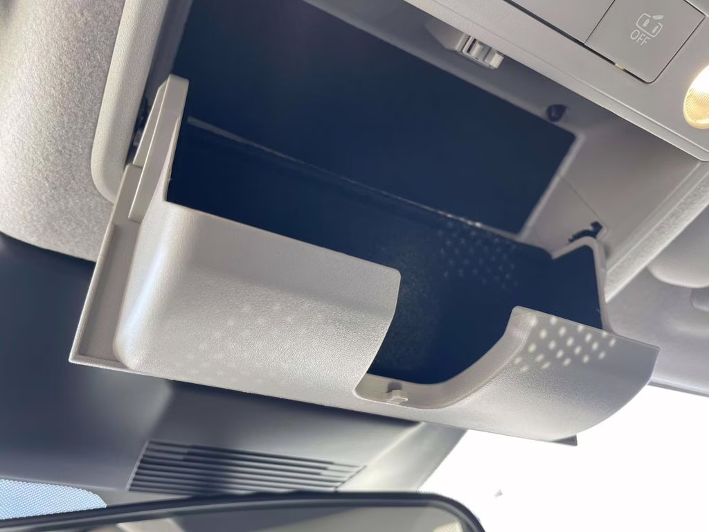 2026 Scarlet Ember Tintcoat Nissan Kicks SR FWD SUV