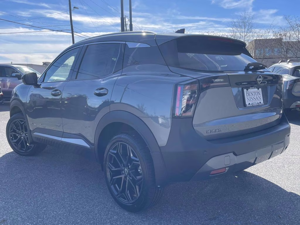 2026 Gun Metallic Nissan Kicks SR FWD SUV