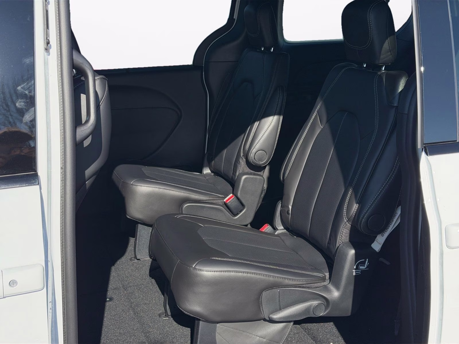 2026 Bright White Clearcoat Chrysler Pacifica Select AWD Van