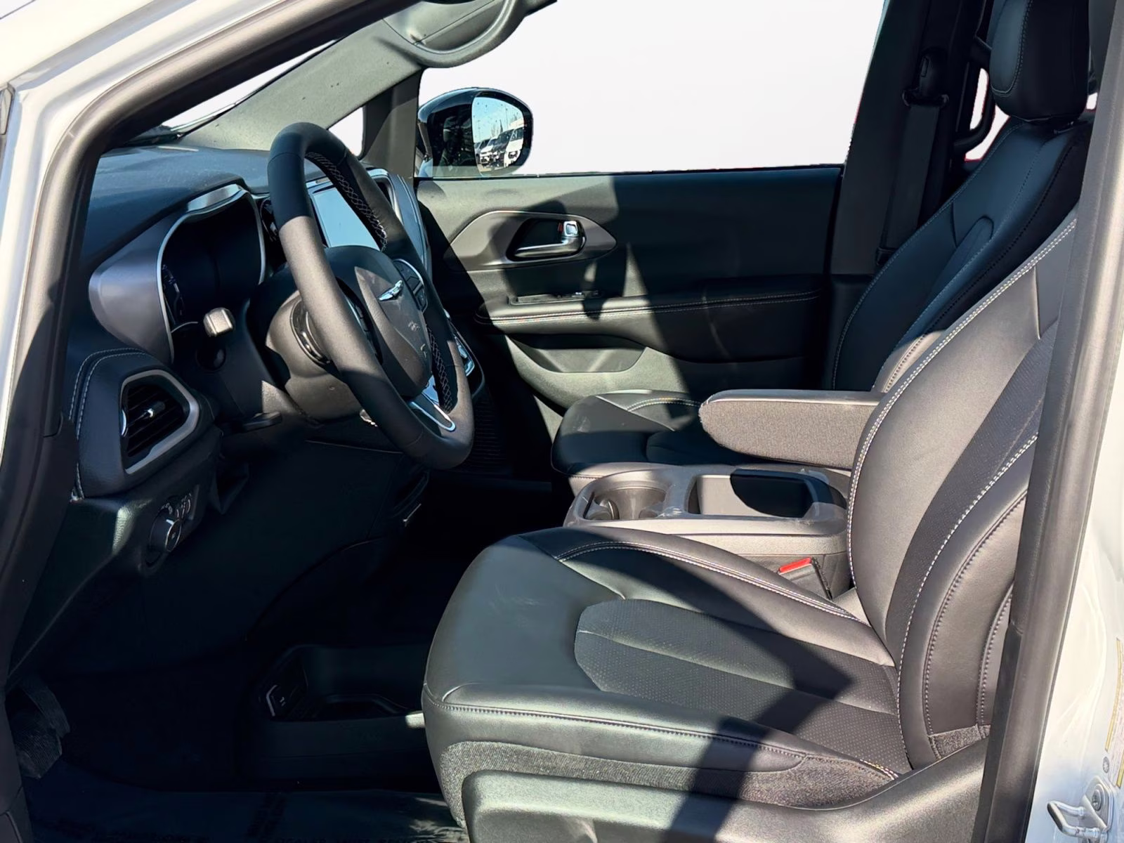 2026 Bright White Clearcoat Chrysler Pacifica Select AWD Van