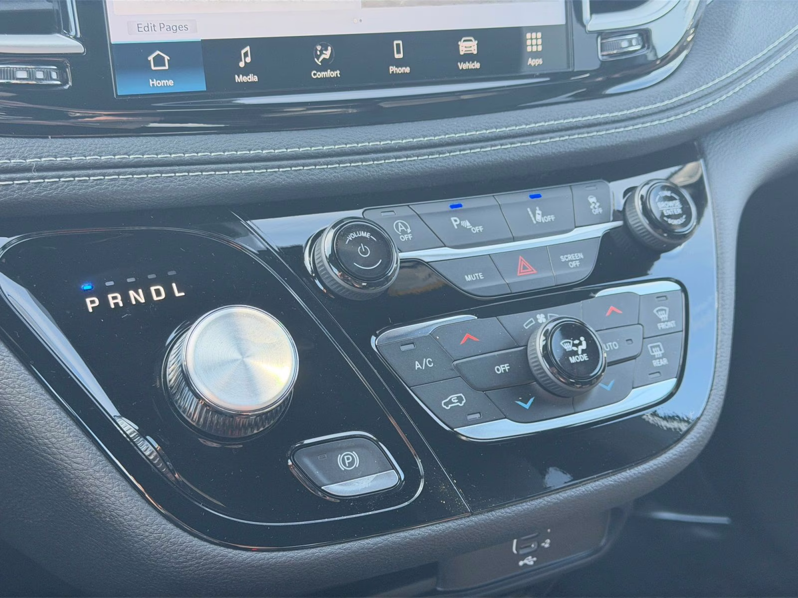 2026 Bright White Clearcoat Chrysler Pacifica Select AWD Van