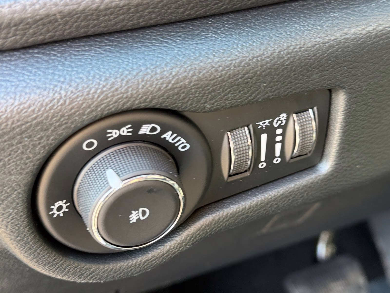 2026 Bright White Clearcoat Chrysler Pacifica Select AWD Van