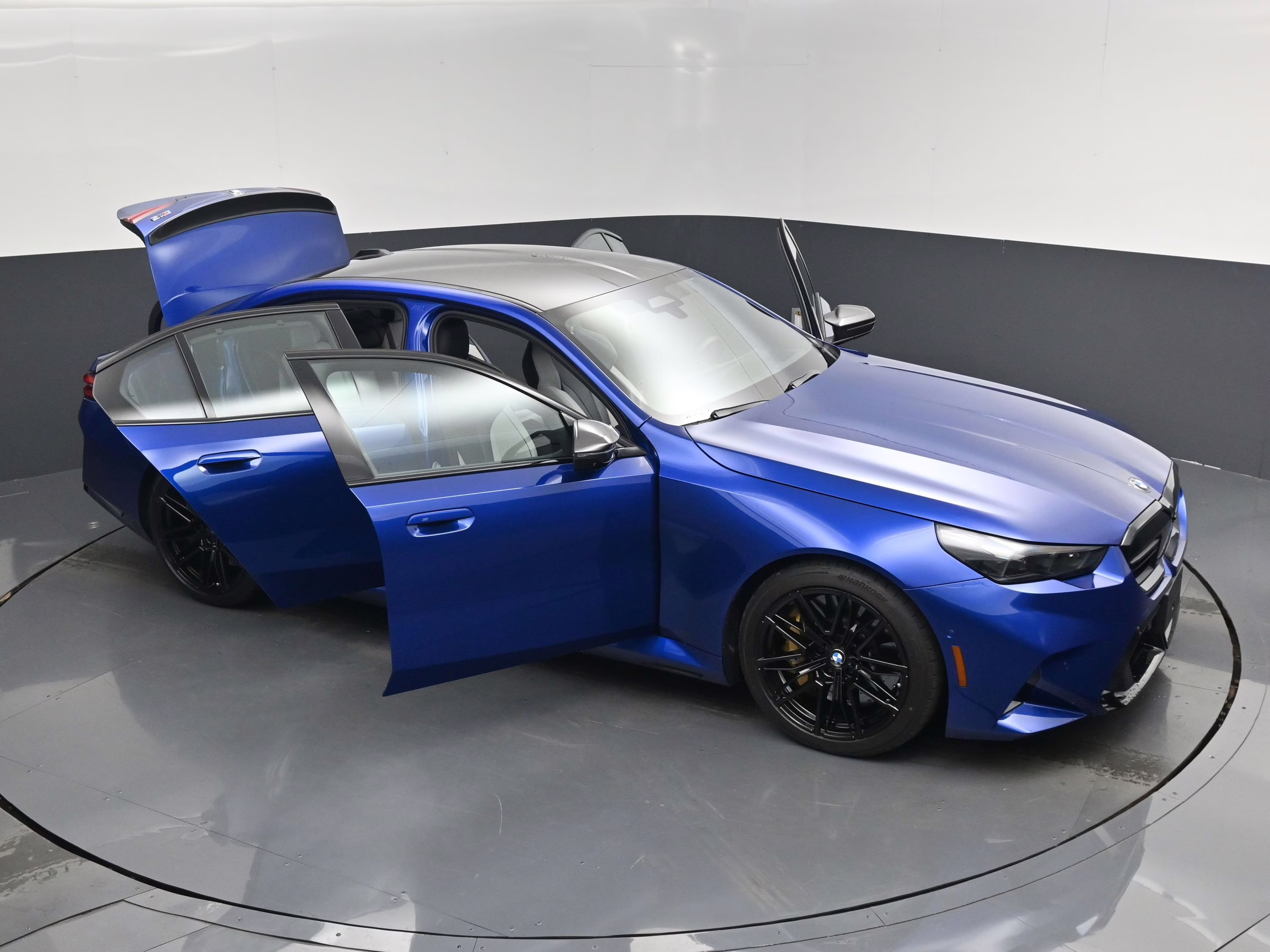 2025 Marina Bay Blue Metallic BMW M5 Base AWD Sedan