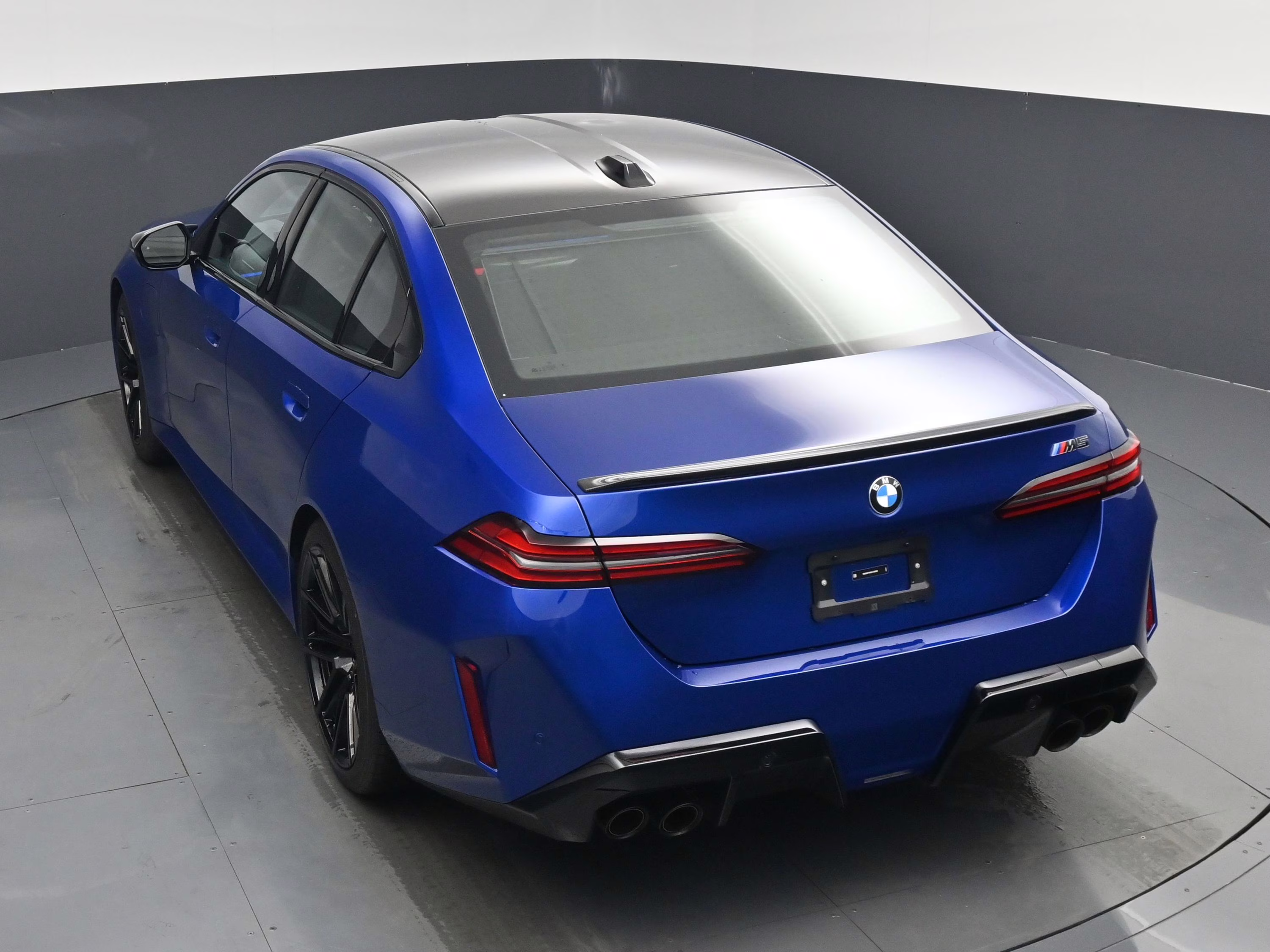 2025 Marina Bay Blue Metallic BMW M5 Base AWD Sedan