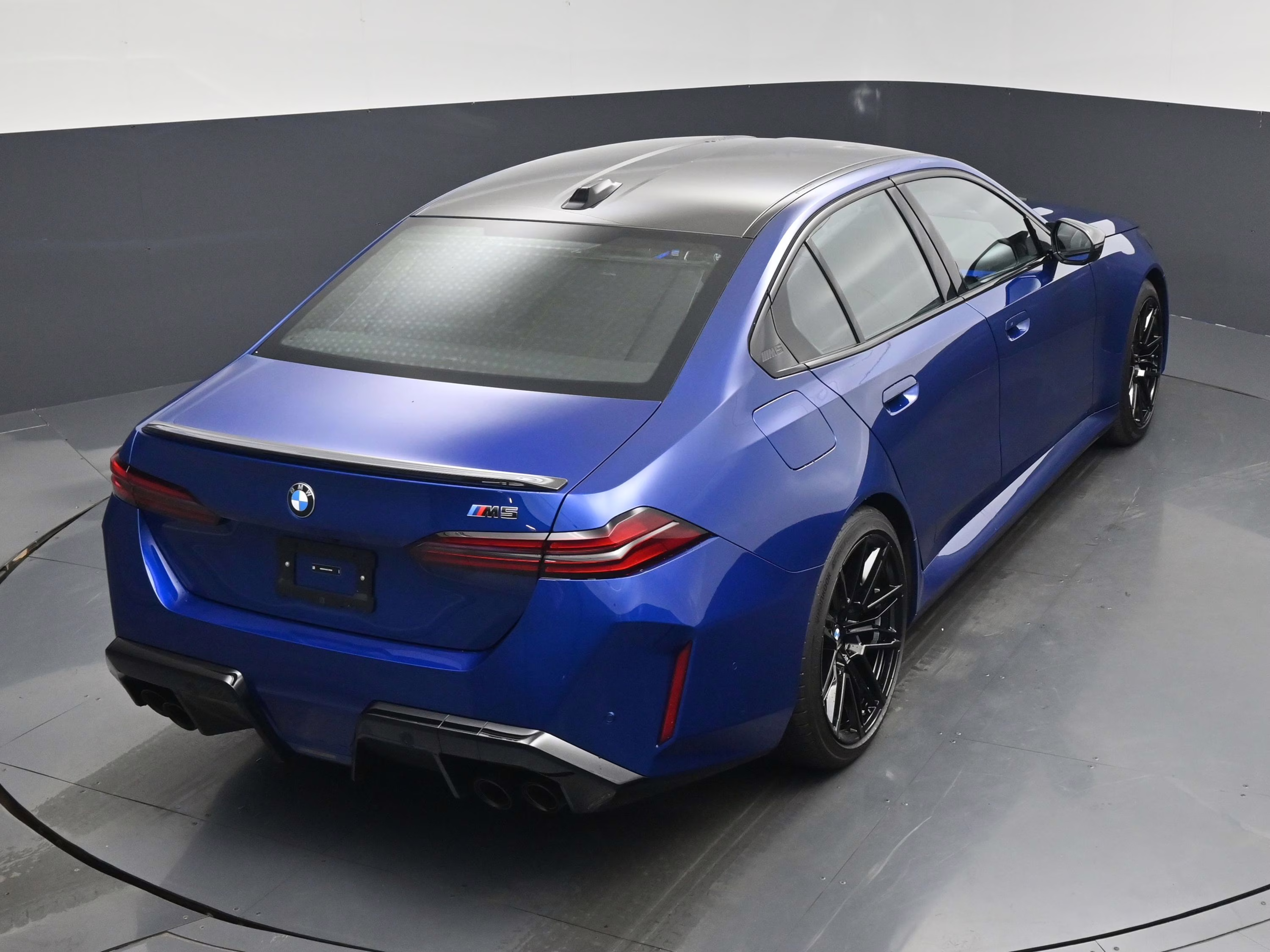 2025 Marina Bay Blue Metallic BMW M5 Base AWD Sedan