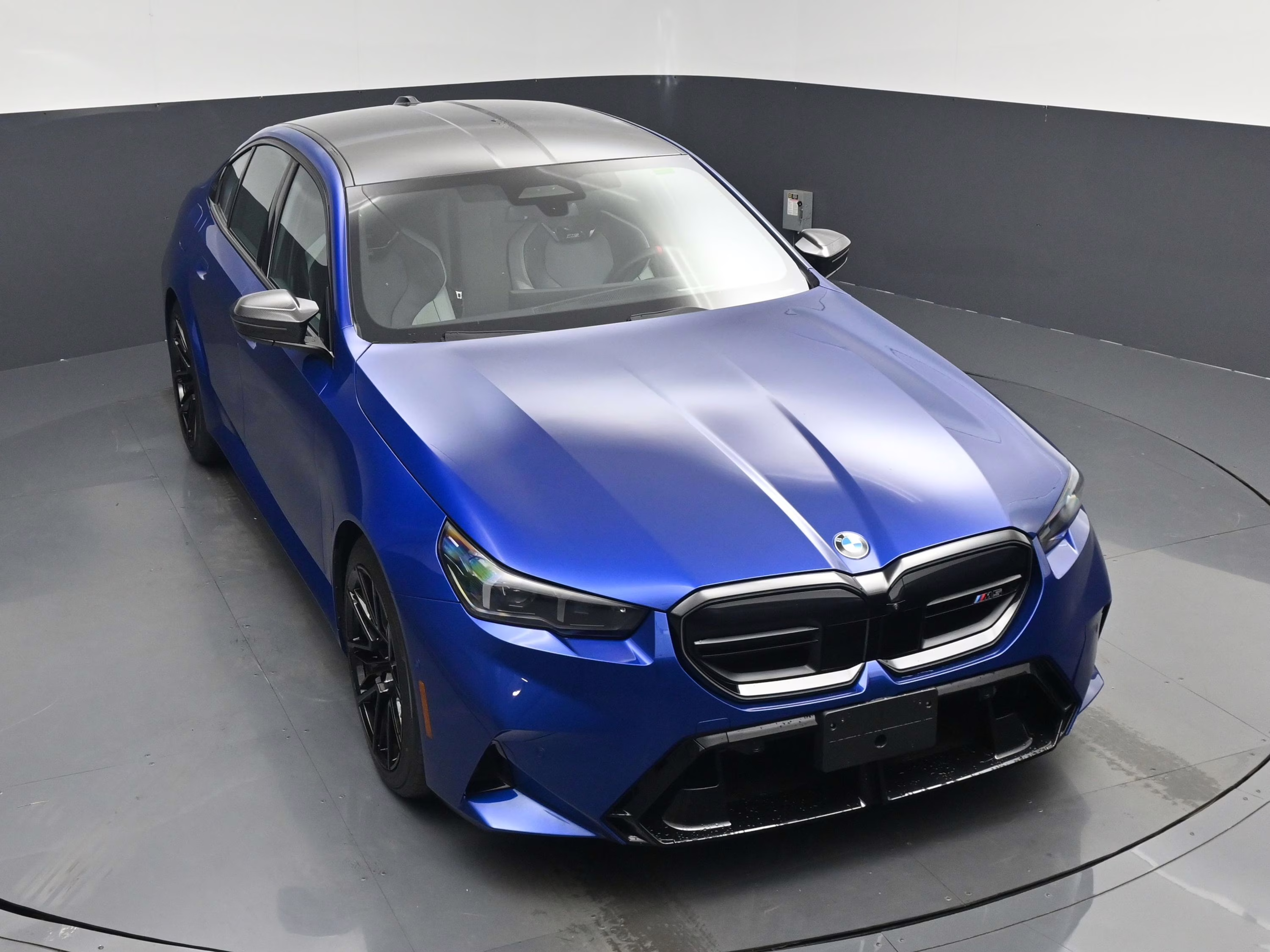 2025 Marina Bay Blue Metallic BMW M5 Base AWD Sedan