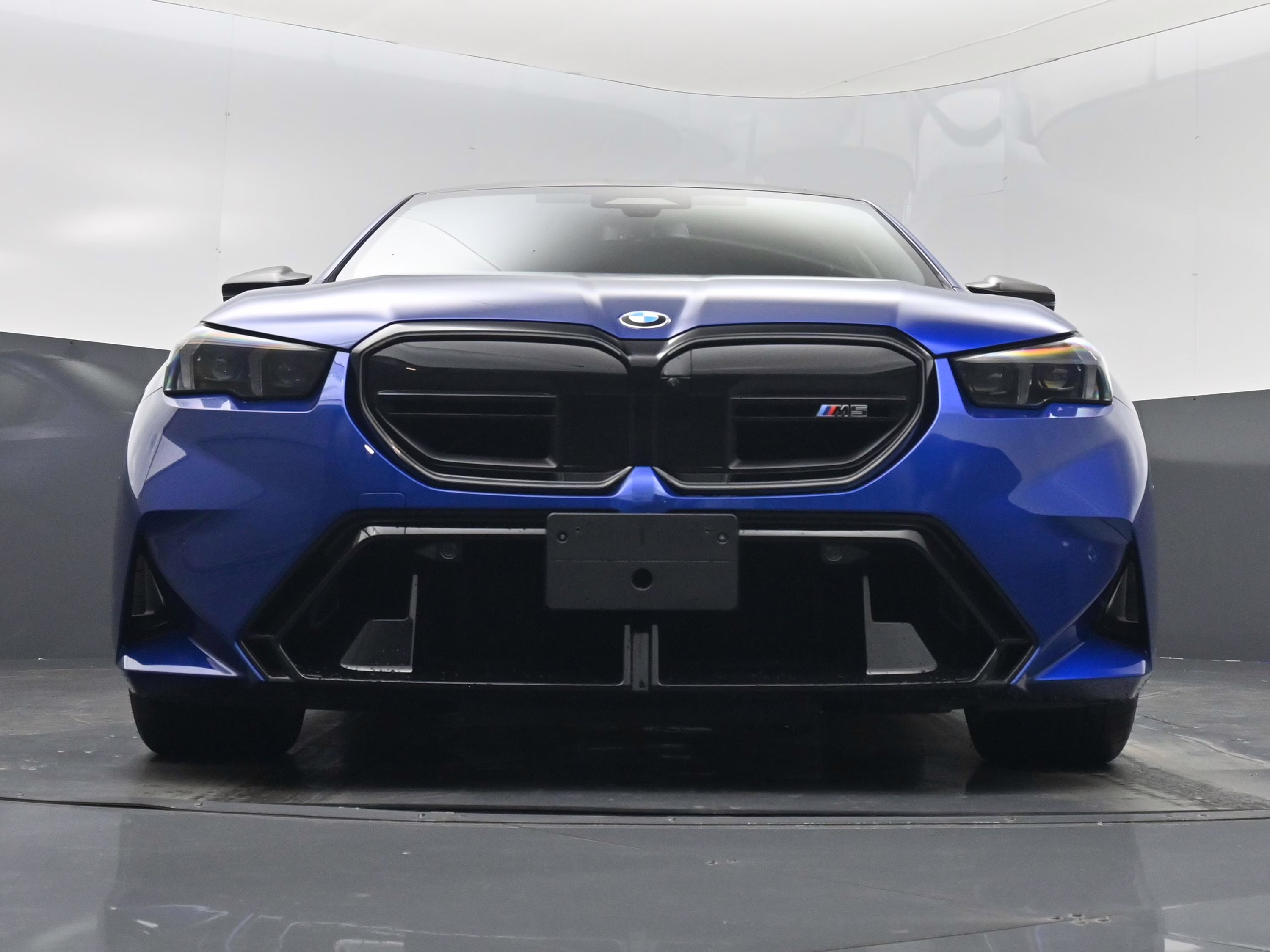 2025 Marina Bay Blue Metallic BMW M5 Base AWD Sedan