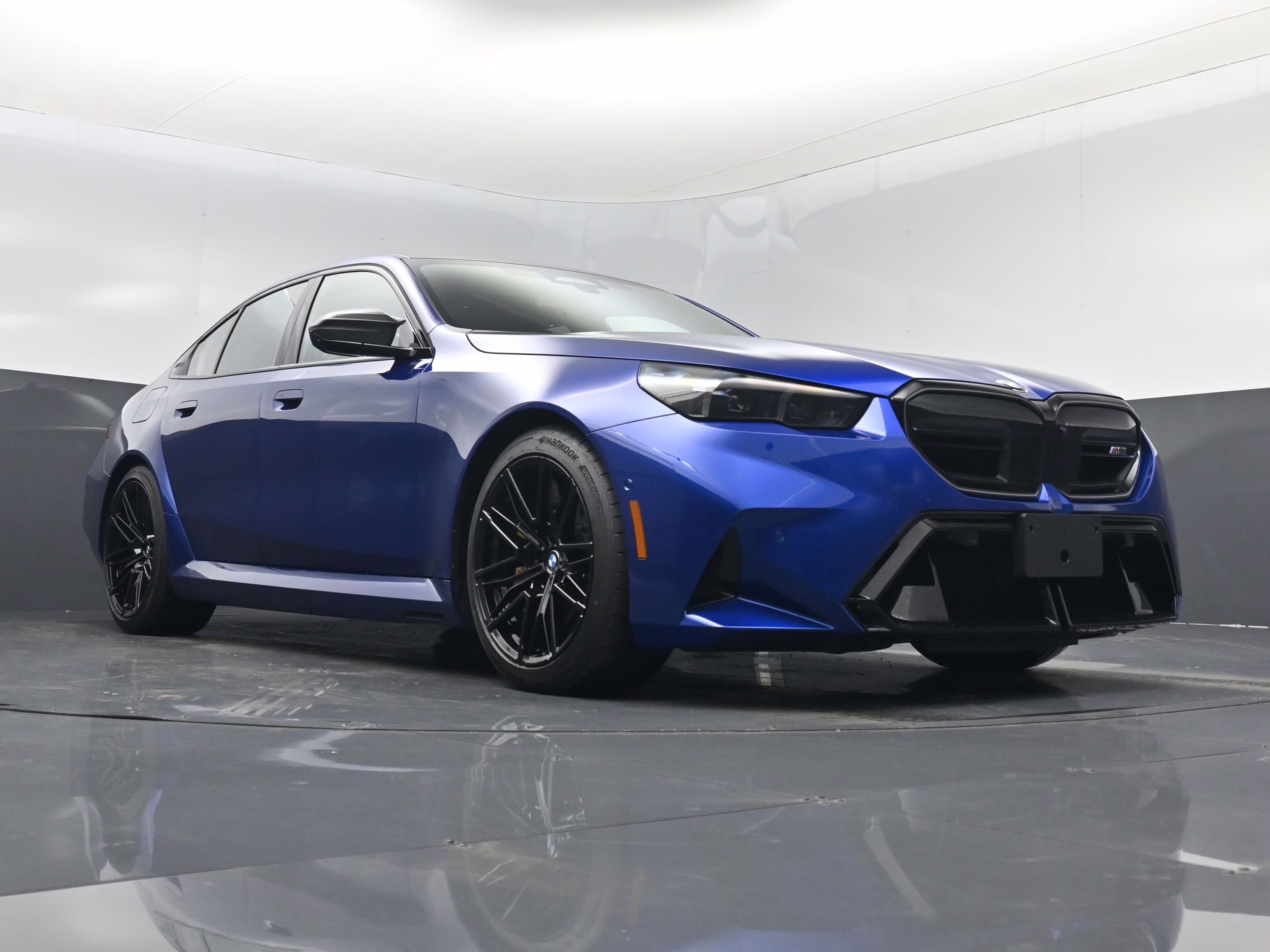 2025 Marina Bay Blue Metallic BMW M5 Base AWD Sedan