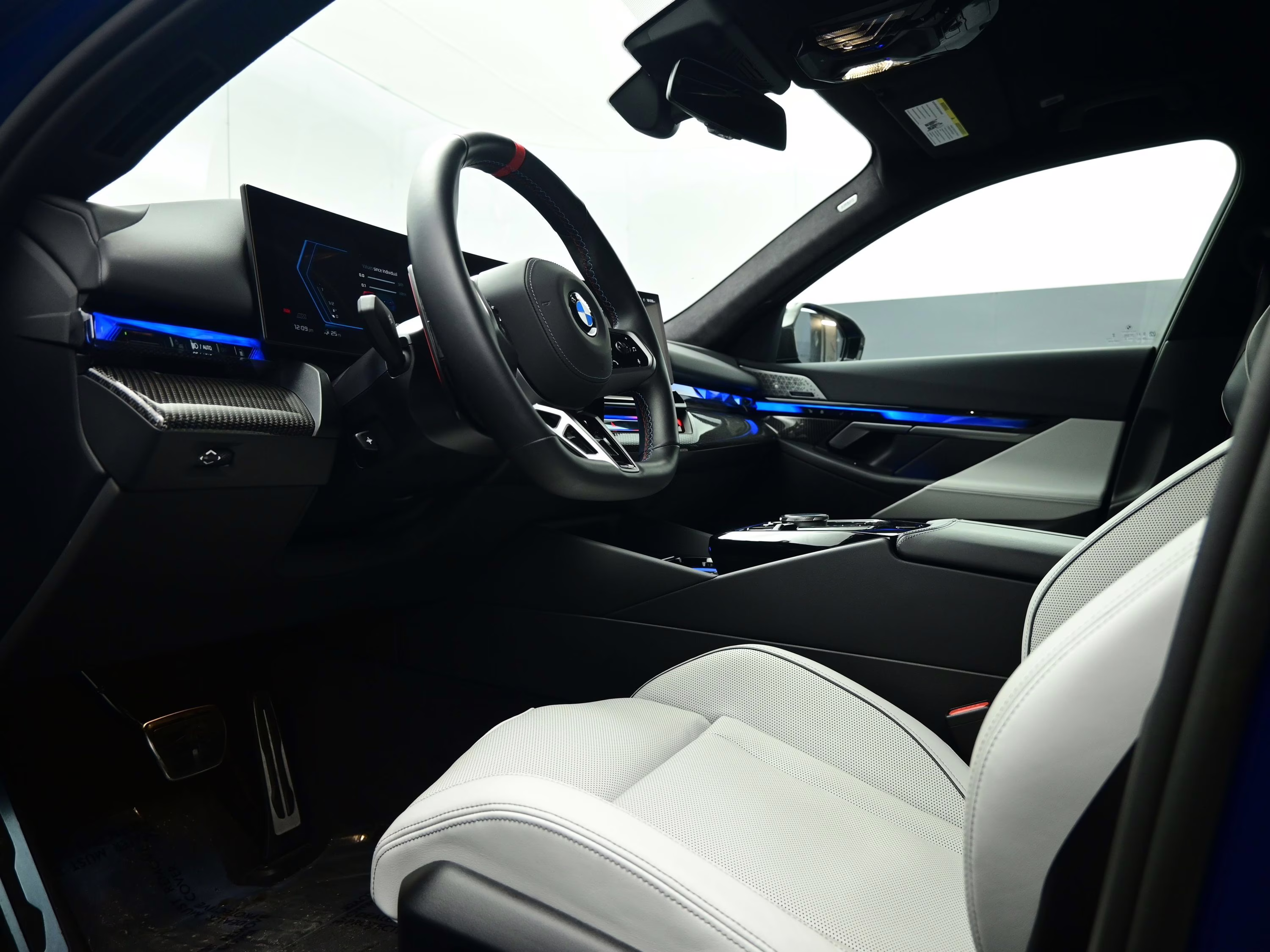 2025 Marina Bay Blue Metallic BMW M5 Base AWD Sedan