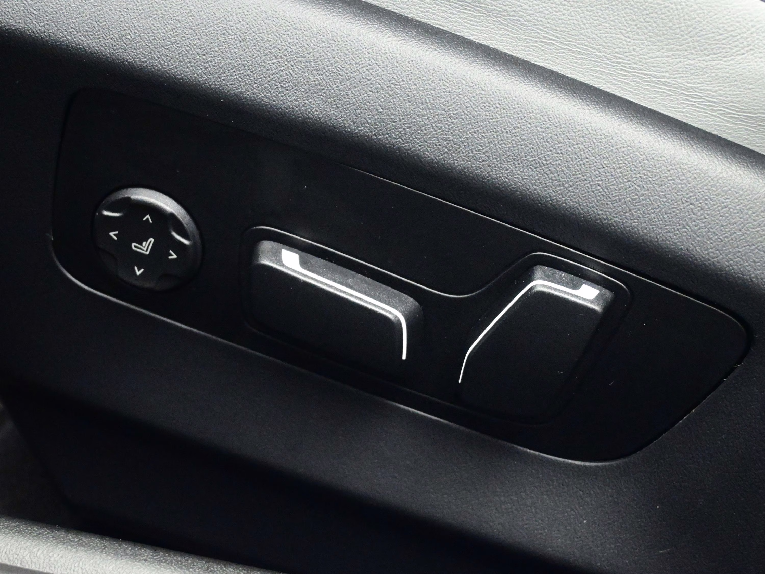 2025 Marina Bay Blue Metallic BMW M5 Base AWD Sedan