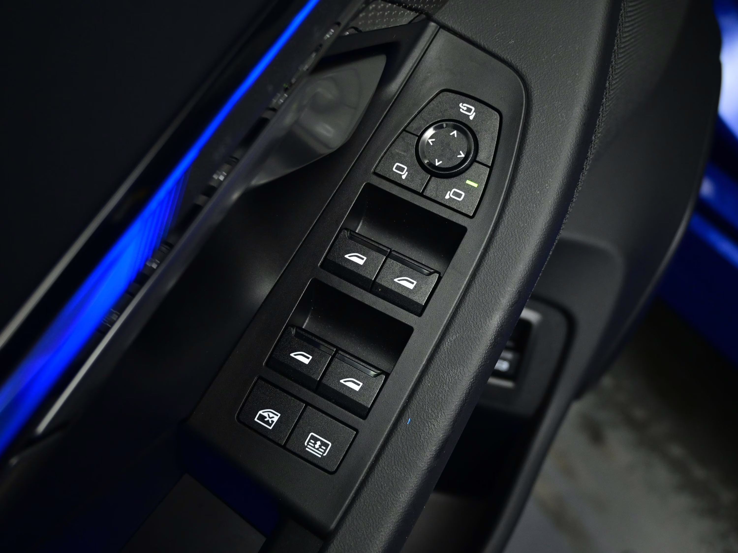 2025 Marina Bay Blue Metallic BMW M5 Base AWD Sedan