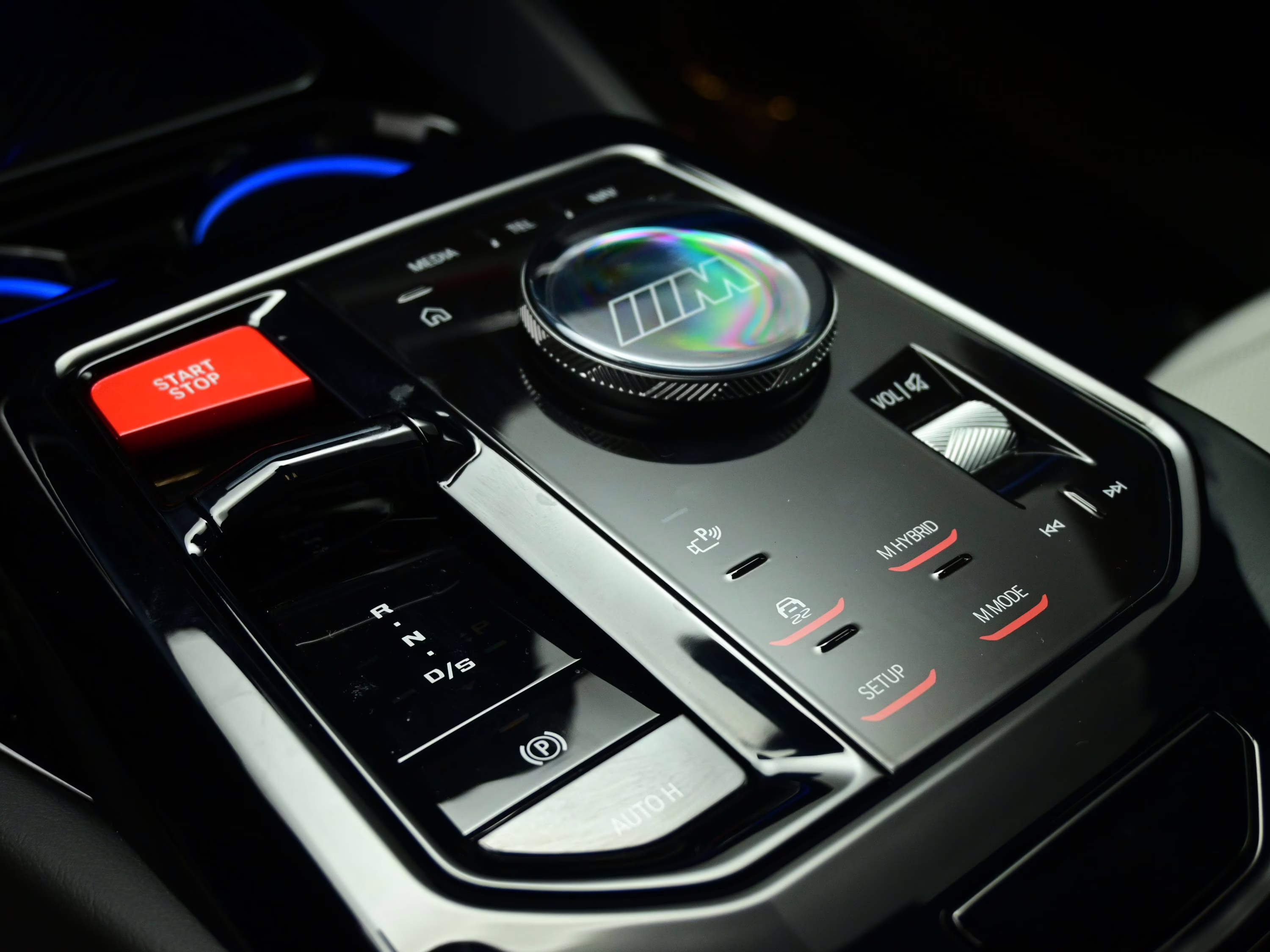 2025 Marina Bay Blue Metallic BMW M5 Base AWD Sedan