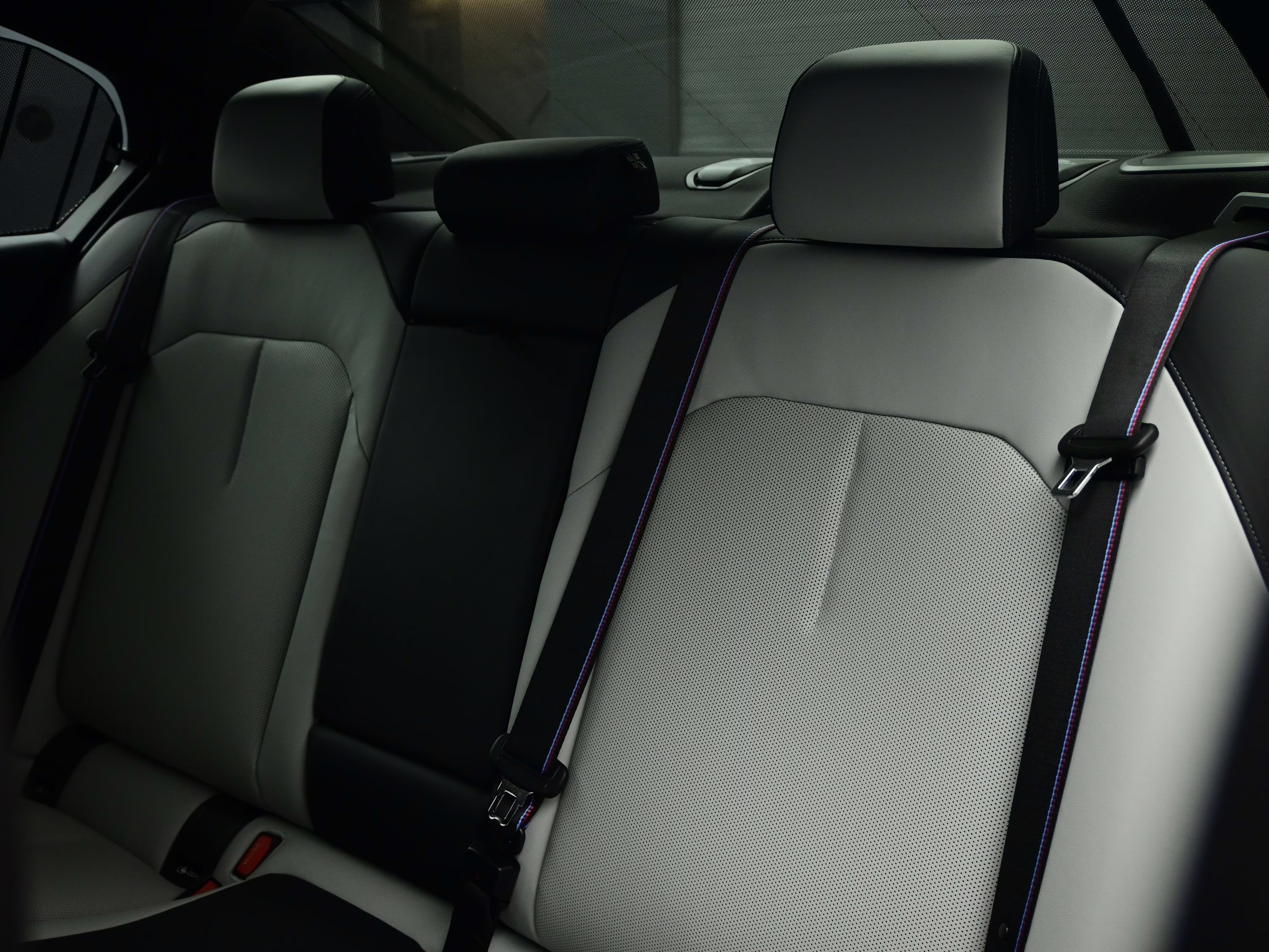 2025 Marina Bay Blue Metallic BMW M5 Base AWD Sedan