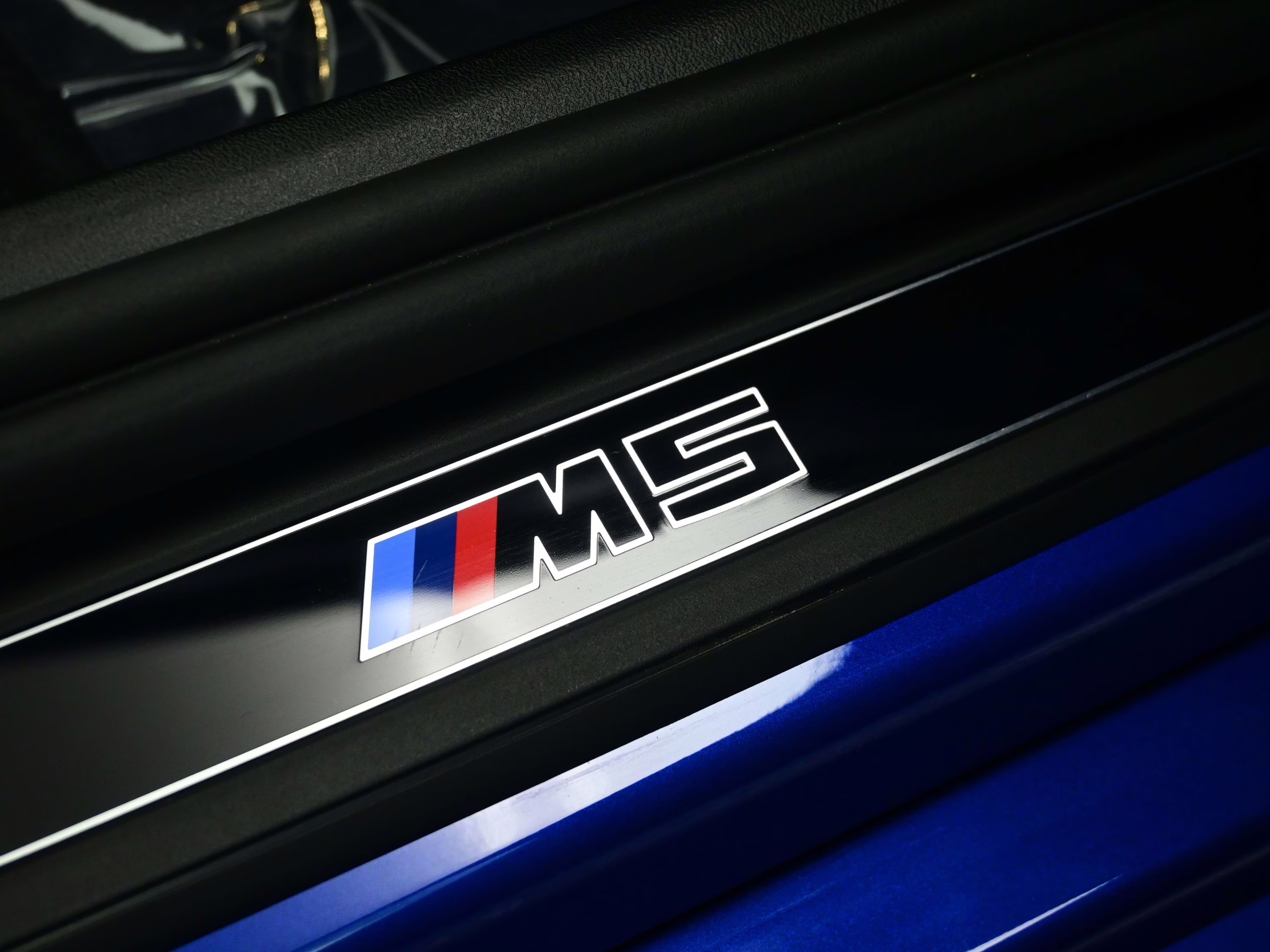 2025 Marina Bay Blue Metallic BMW M5 Base AWD Sedan