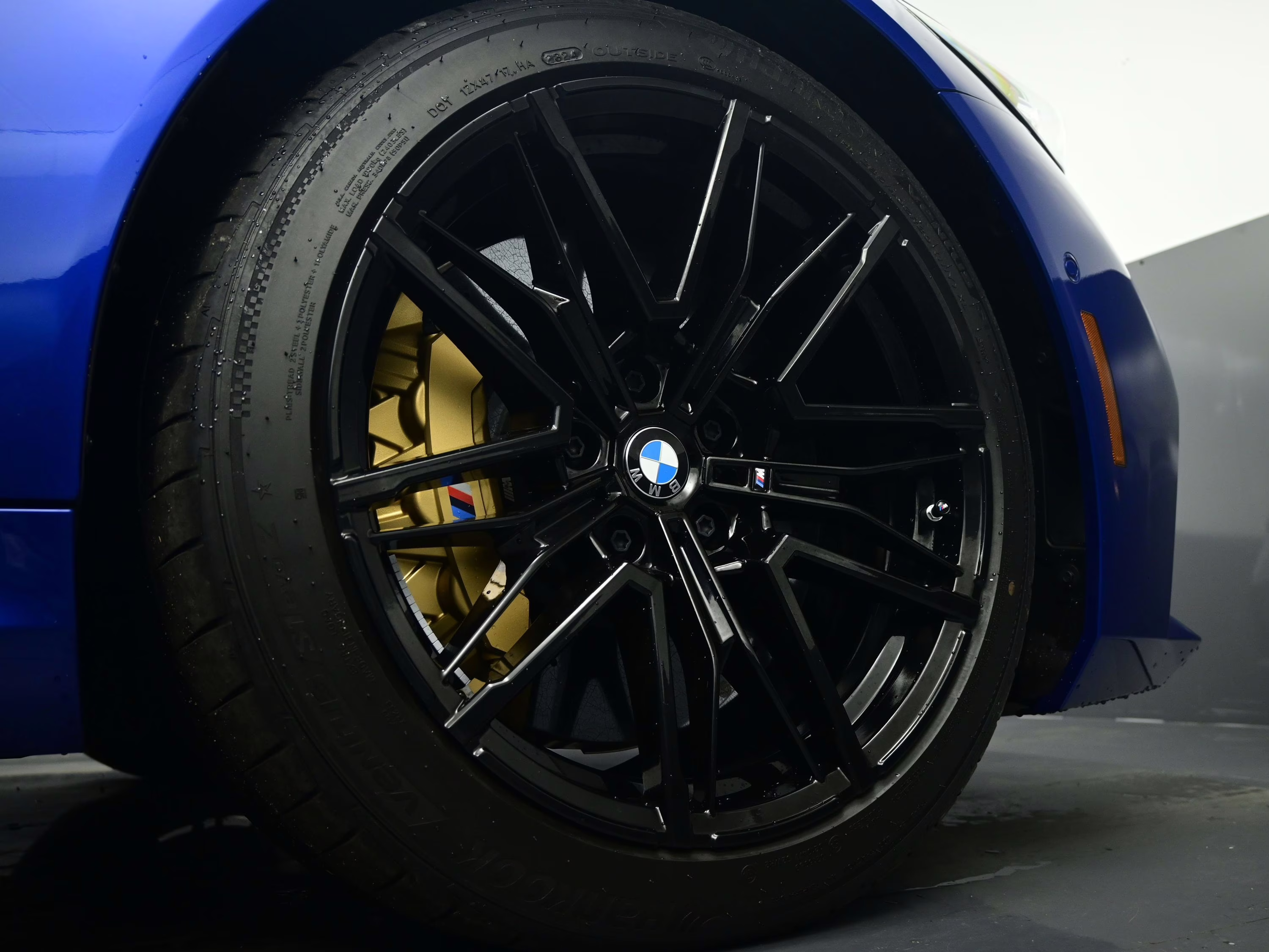 2025 Marina Bay Blue Metallic BMW M5 Base AWD Sedan