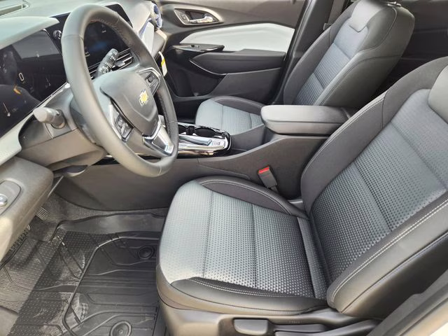 2026 Summit White Chevrolet Trax LT FWD SUV