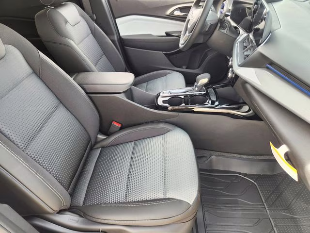 2026 Summit White Chevrolet Trax LT FWD SUV