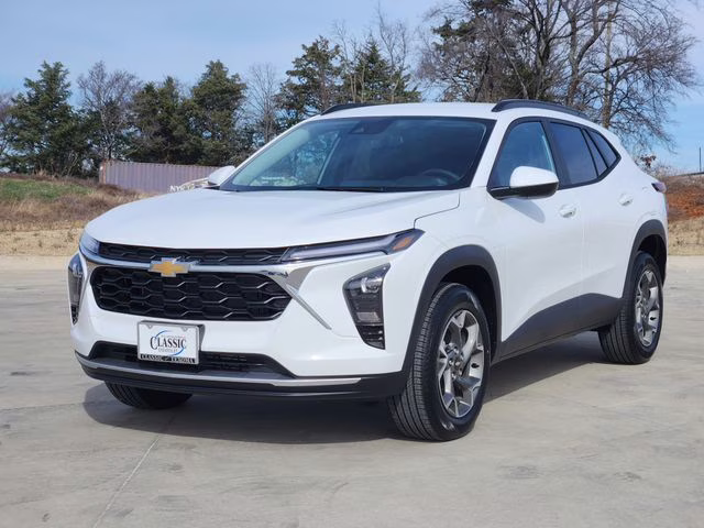2026 Summit White Chevrolet Trax LT FWD SUV
