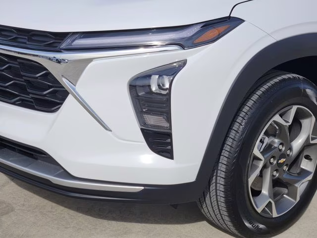 2026 Summit White Chevrolet Trax LT FWD SUV