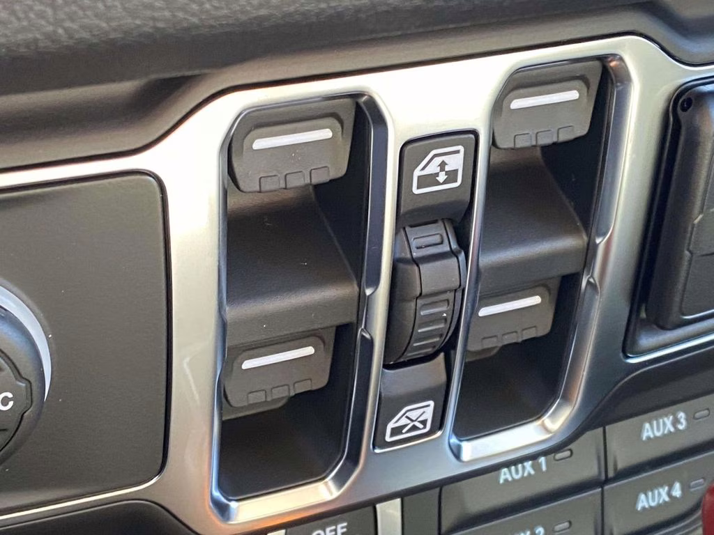 2026 Anvil Clearcoat Jeep Gladiator Willys 4X4 Truck