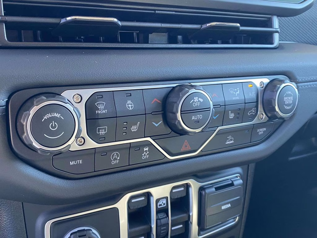 2026 Granite Crystal Metallic Clearcoat Jeep Gladiator Rubicon 4X4 Truck