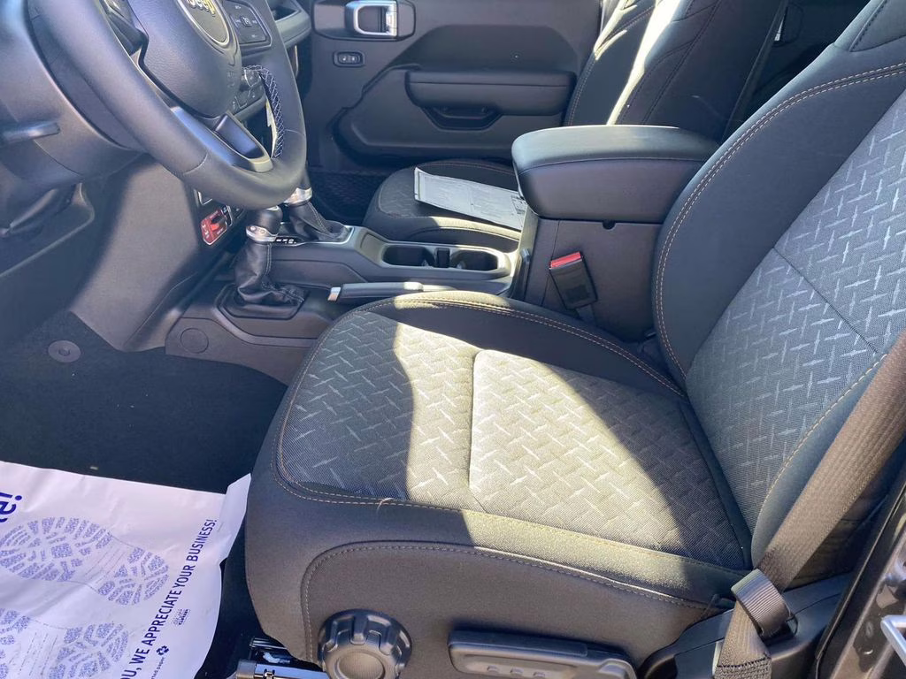 2026 Granite Crystal Metallic Clearcoat Jeep Gladiator Mojave 4X4 Truck