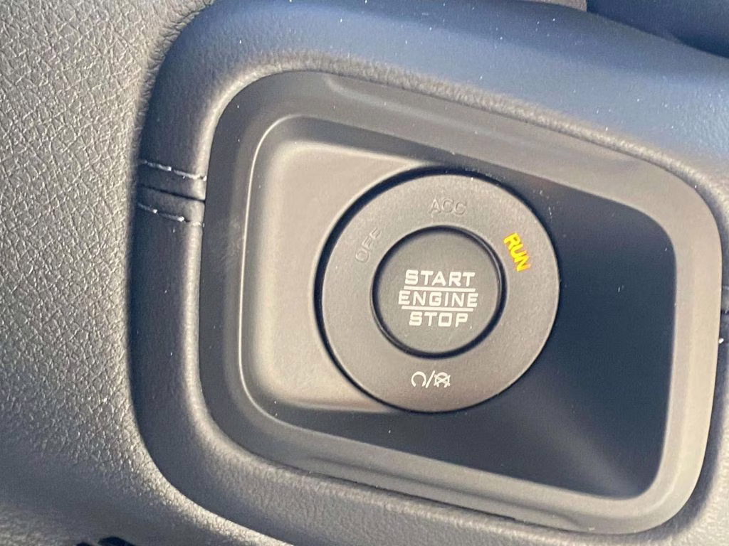 2026 Granite Crystal Metallic Clearcoat Jeep Gladiator Mojave 4X4 Truck