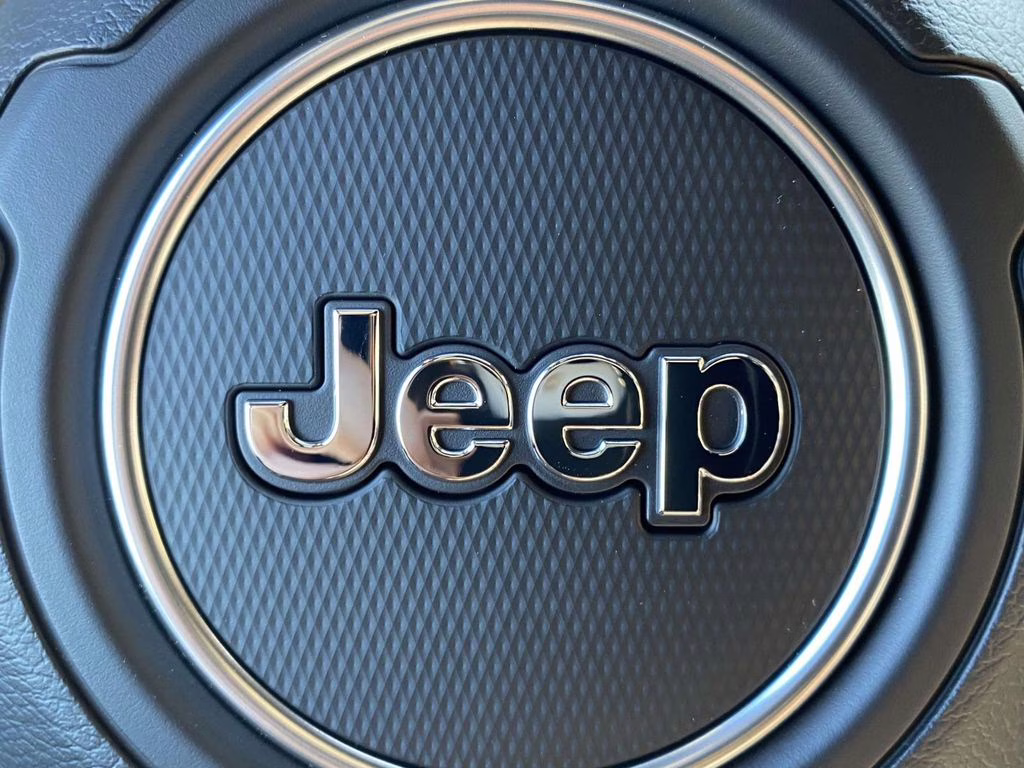 2026 Granite Crystal Metallic Clearcoat Jeep Gladiator Mojave 4X4 Truck