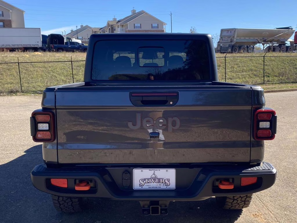 2026 Granite Crystal Metallic Clearcoat Jeep Gladiator Mojave 4X4 Truck