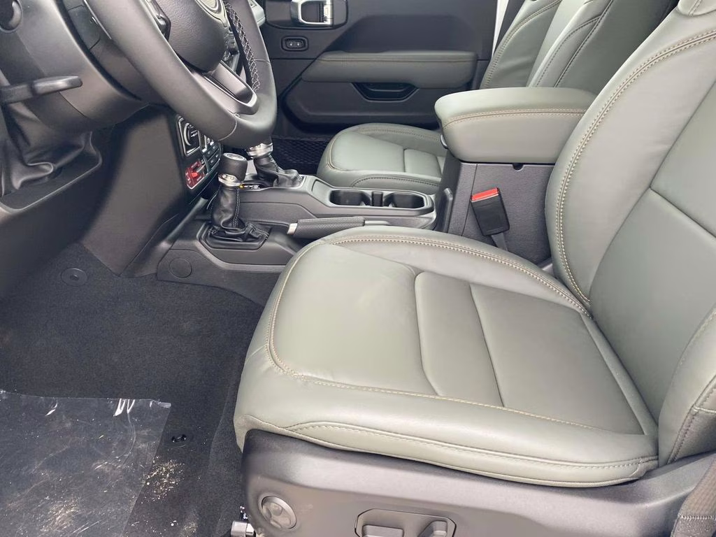 2026 Bright White Clearcoat Jeep Gladiator Mojave X 4X4 Truck