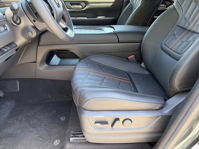 2025 Alpine Metallic Nissan Armada PRO-4X 4X4 SUV