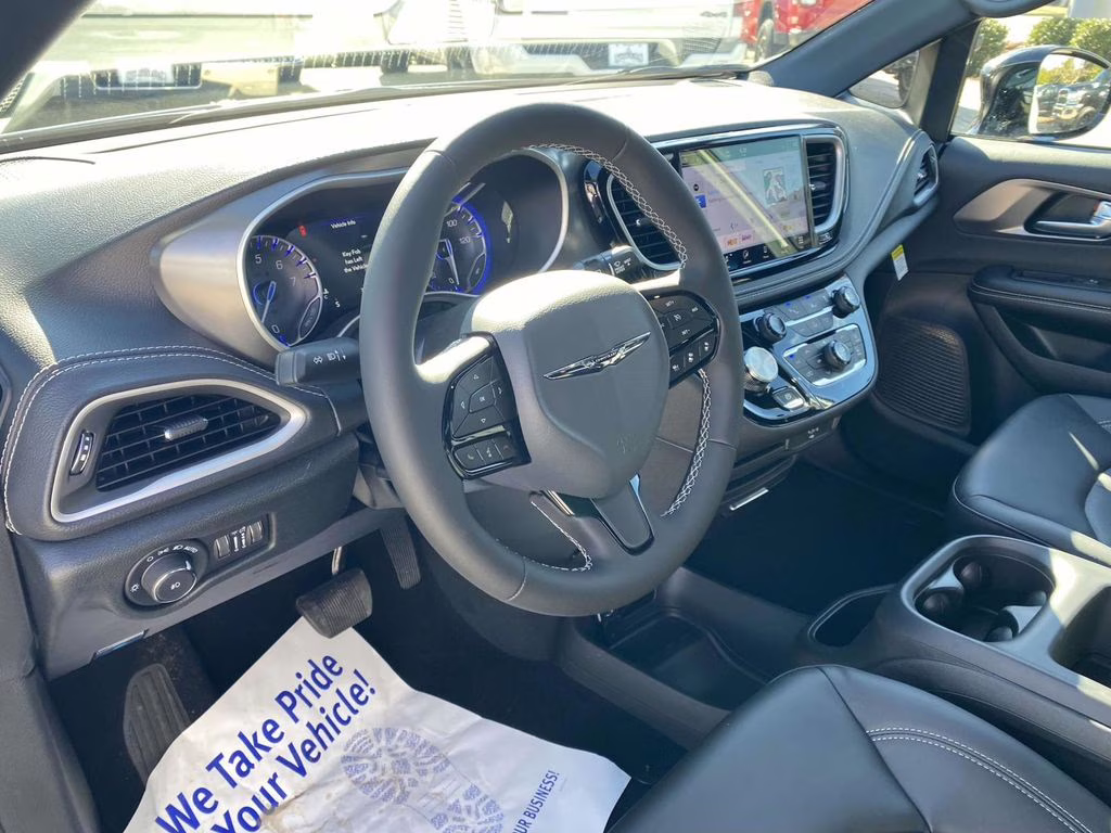 2026 Bright White Clearcoat Chrysler Pacifica Select FWD Van