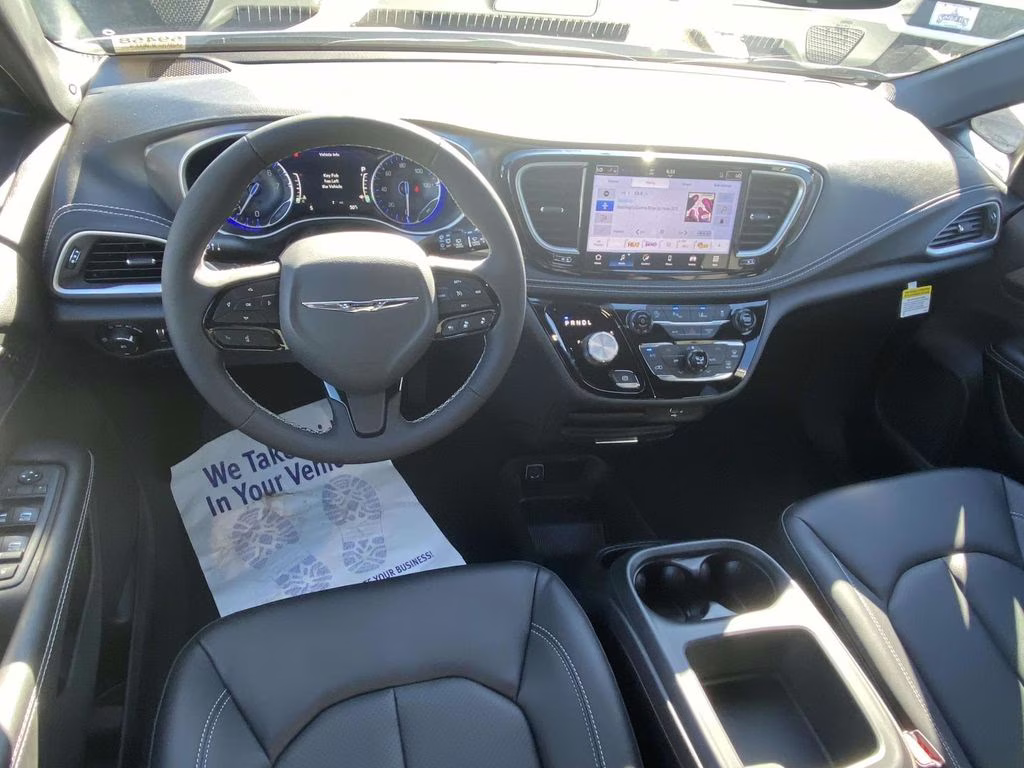 2026 Bright White Clearcoat Chrysler Pacifica Select FWD Van