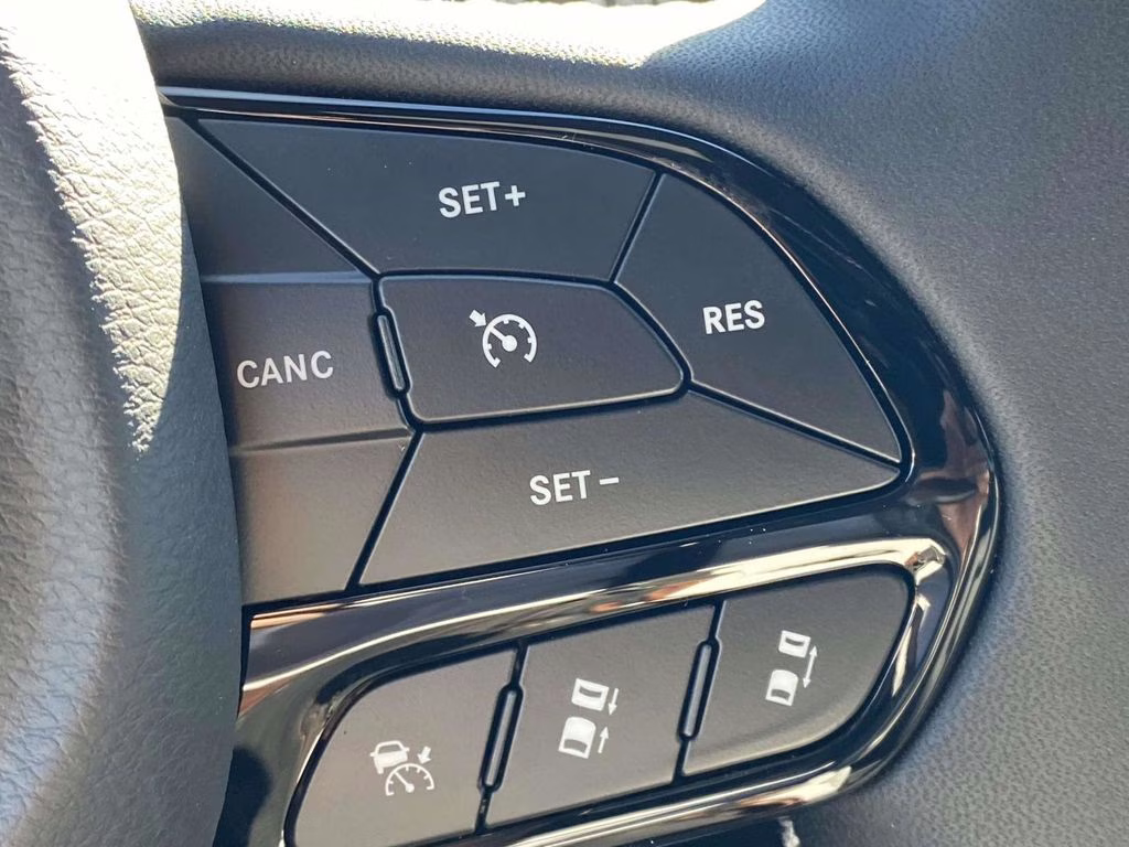 2026 Bright White Clearcoat Chrysler Pacifica Select FWD Van