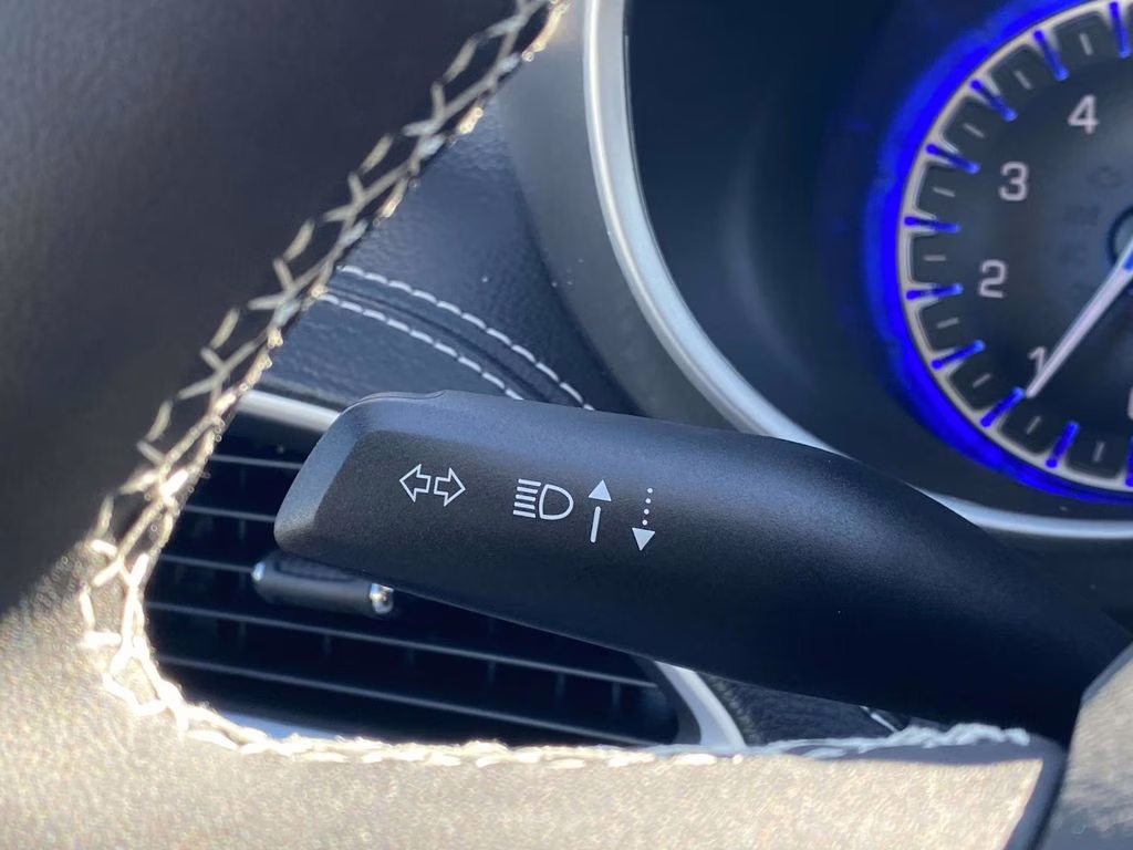 2026 Bright White Clearcoat Chrysler Pacifica Select FWD Van