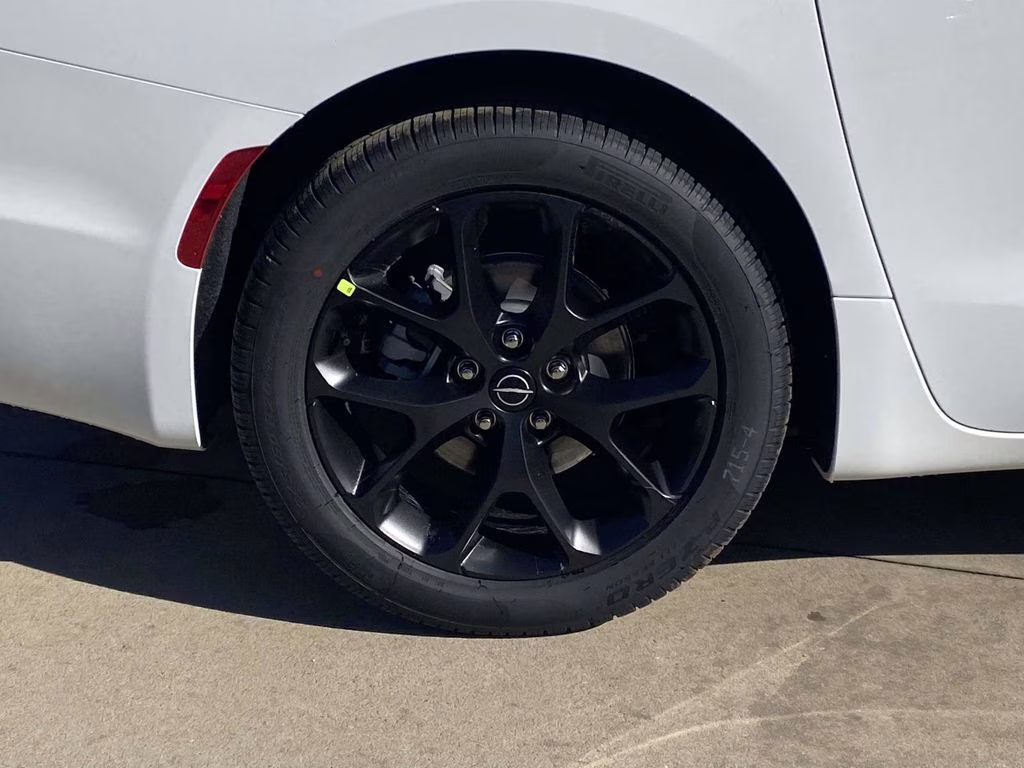 2026 Bright White Clearcoat Chrysler Pacifica Select FWD Van