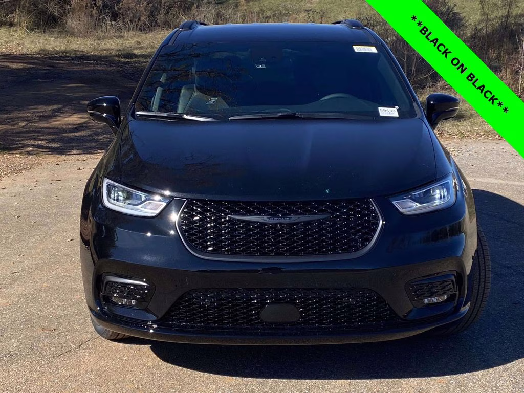 2026 Diamond Black Crystal Pearlcoat Chrysler Pacifica Select FWD Van